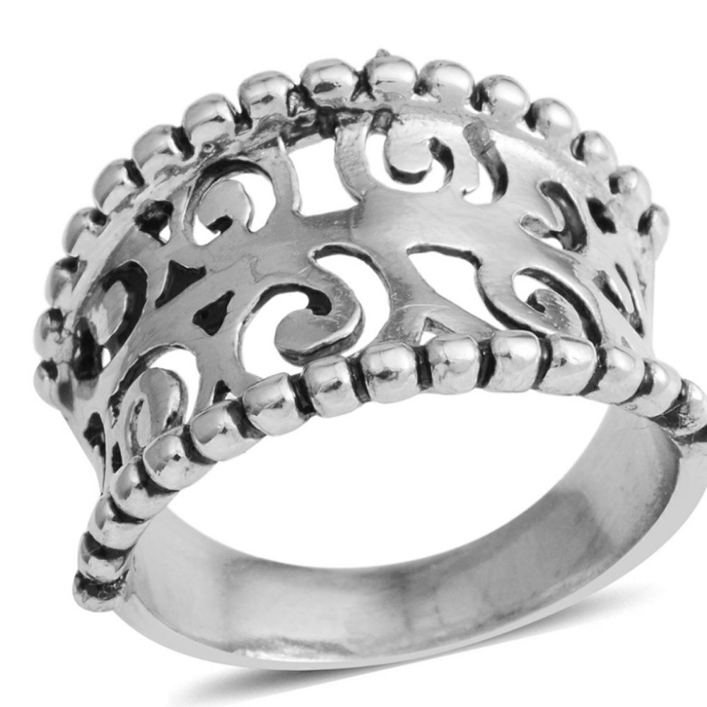 Silvertone Ring Size 7‎